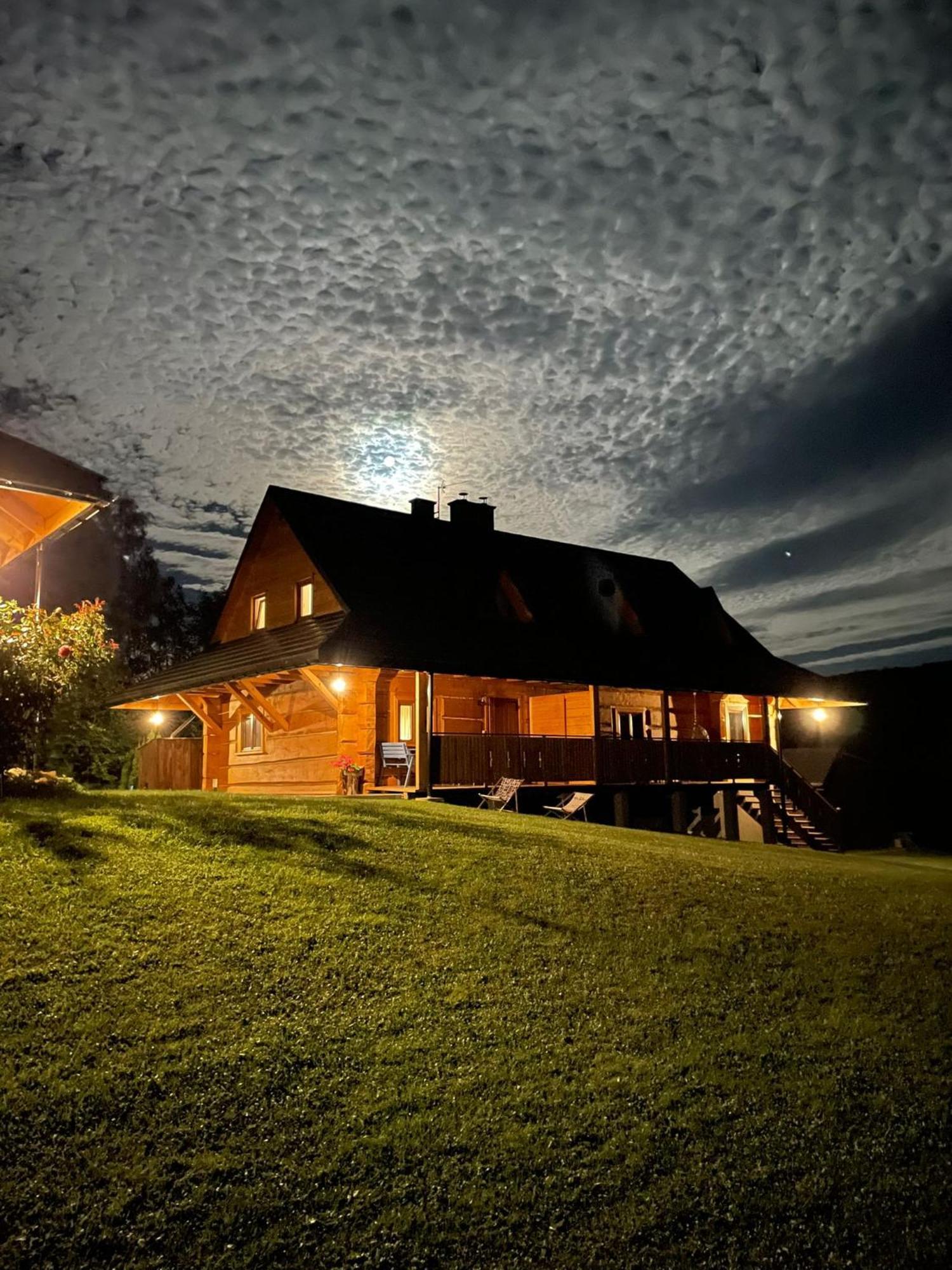 Bieszczadzkie Chatki - Willa Stasia Ustrzyki Dolne Exterior foto